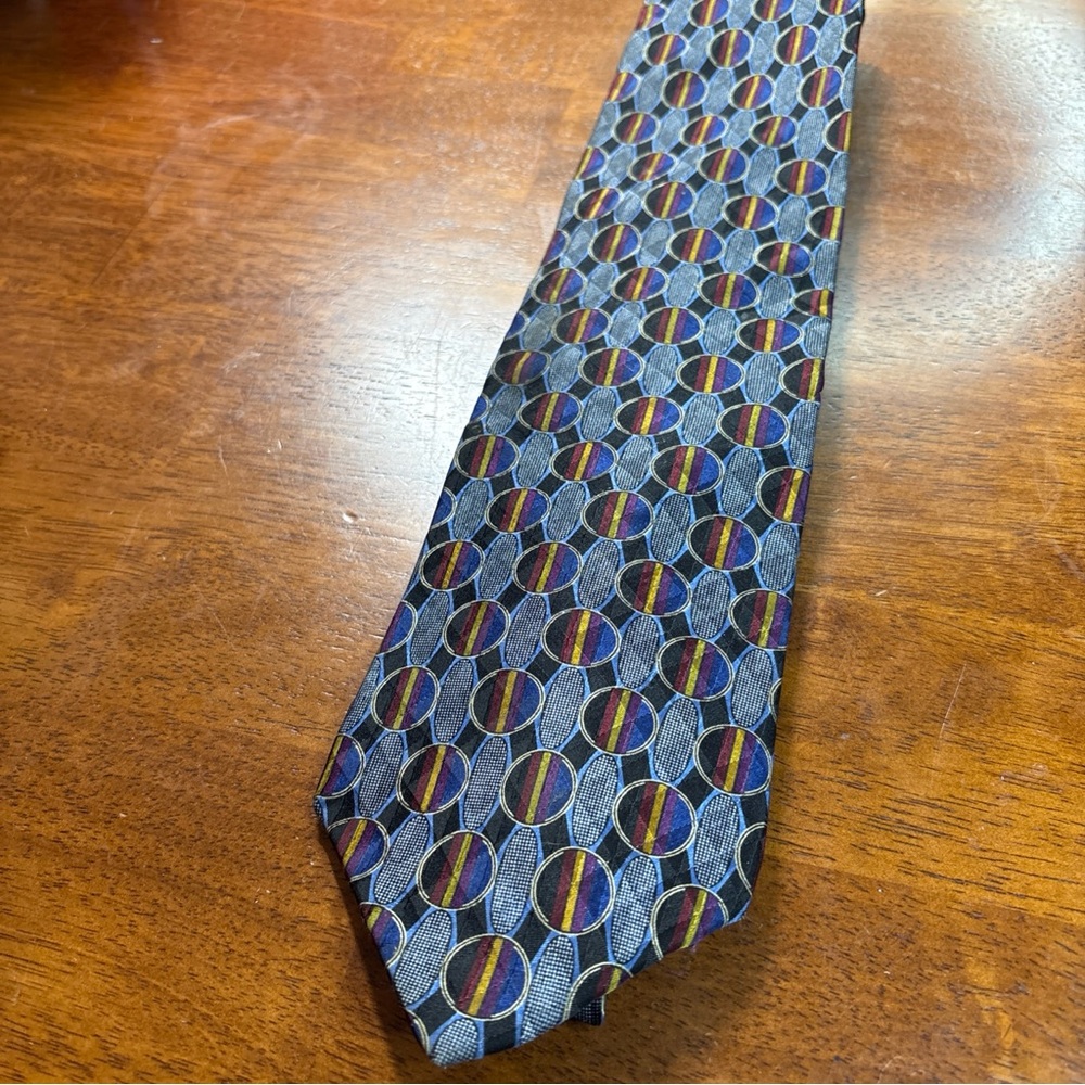 25 LOUIS FERAUD Silk Tie Blue Geometric Necktie Made in USA